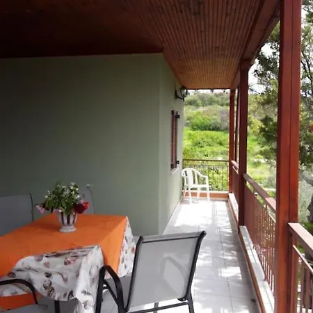 άνετο σπίτι στη θάλασσα * Vergia